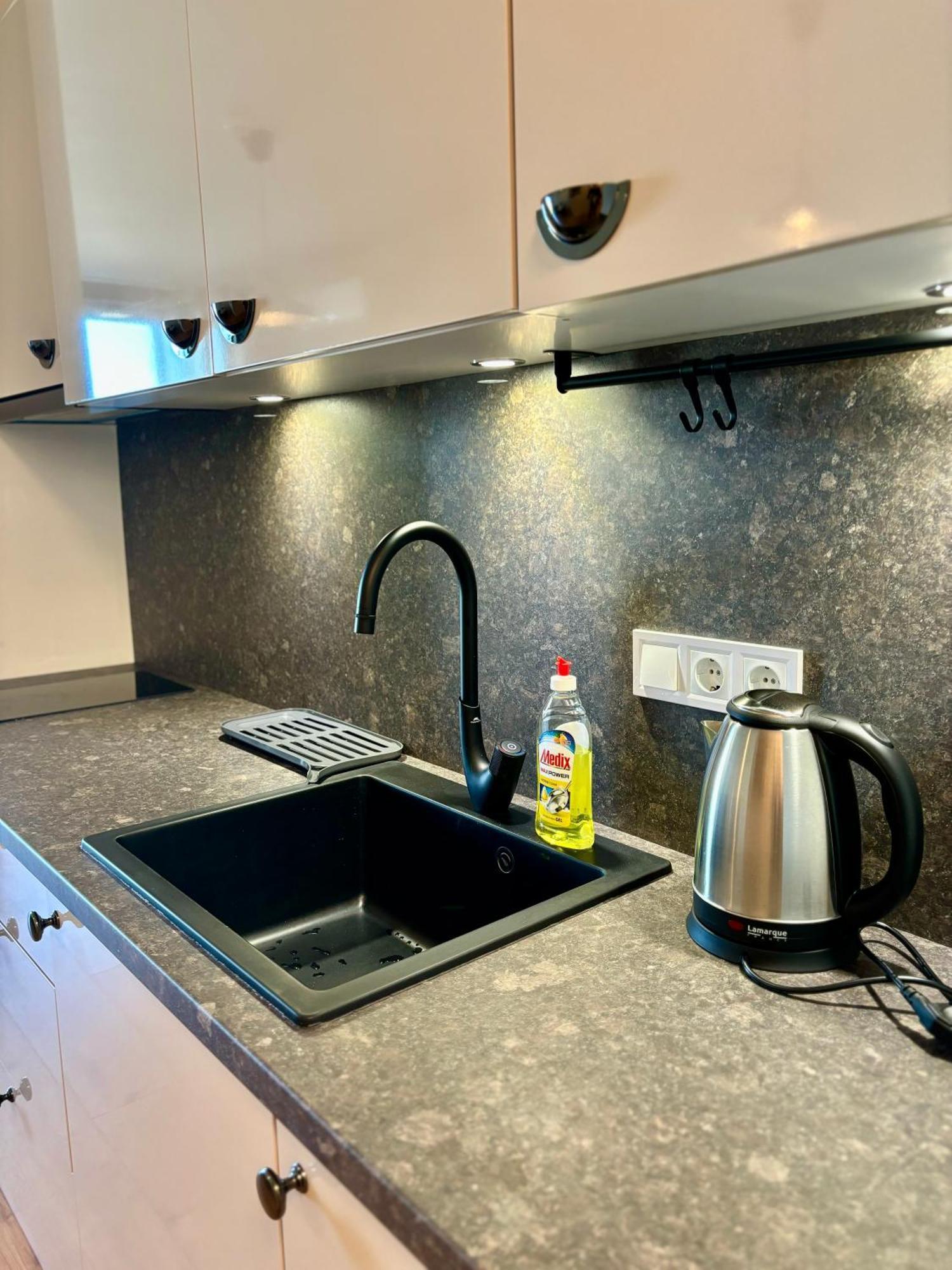 Mycampus Unwe Studentski Mountain Views Modern Kitchen Equipment 소피아 외부 사진
